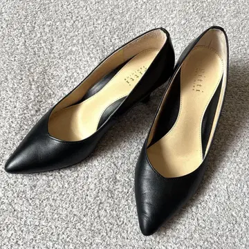 pitti 포인티드 힐 펌프스 블랙 22.0cm 포멀 새상품급