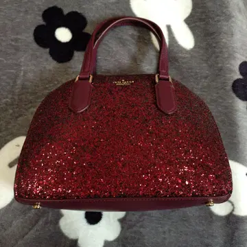 kate spade 빨간색 글리터 핸드백