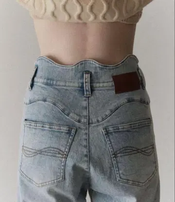 새상품 Eaphi wave design high waist denim