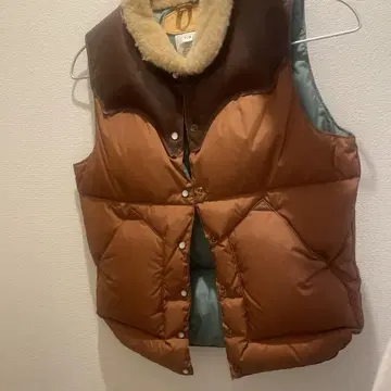 Rocky Mountain Featherbed 다운 베스트 크리스티