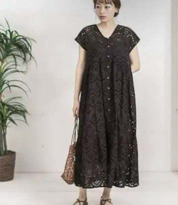 어반 리서치 컷워크 레이스 프렌치 원피스