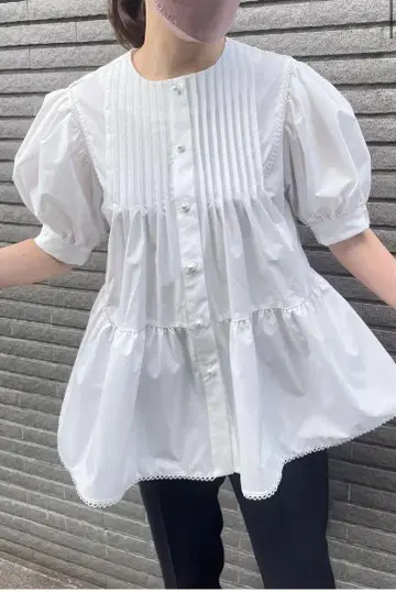 아메노치하레 핀턱 튜닉 블라우스