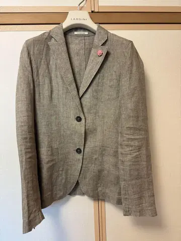 [LARDINI] 린넨 테일러드 자켓, 꽃 브로치 포함