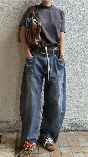 MACHATT 모크넥 티셔츠
