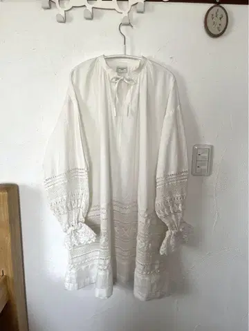 어반 리서치 도어스 레이스 도킹 튜닉 블라우스 화이트