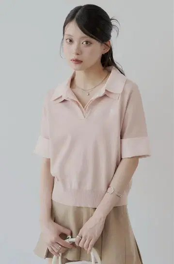 자수 카라 부착 폴로 니트