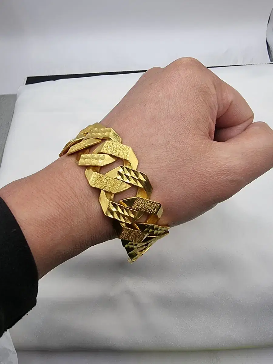 Pure Gold Wide 40 Don Bracelet