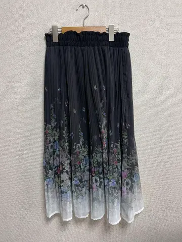 이즈스칼라 꽃무늬 플리츠 롱 스커트 M
