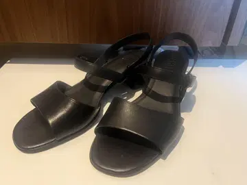 캠퍼 샌들 블랙