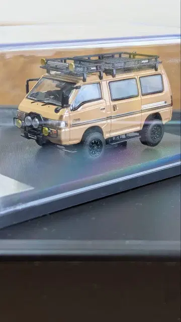 1/64 오토봇 미쓰비시 델리카트슨 스타 왜건 4x4