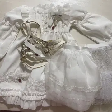 MDD 아웃핏 Eternal Embrace (화이트)