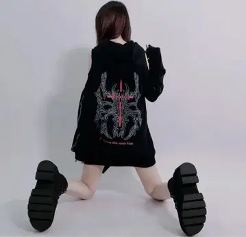 nieR 오프숄더 지퍼 후드티 스파이더 새상품