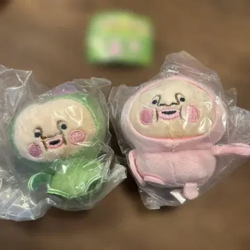 코비토즈칸의 봉제 인형 가챠 2종 카쿠레모모지리 스모모노우치 2마리