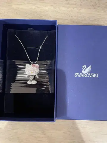 스와로브스키 헬로키티 목걸이