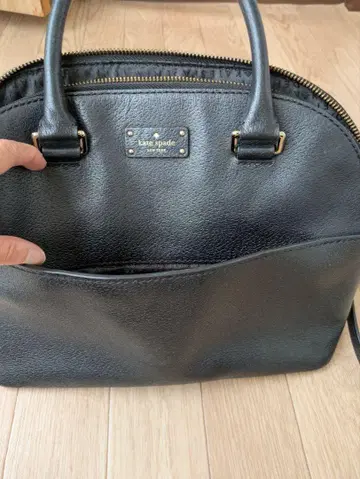 kate spade 블랙 가죽 핸드백