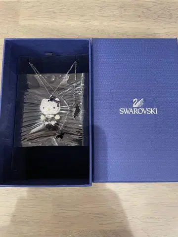 스와로브스키 헬로키티 목걸이