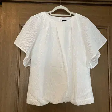 인디비 안감 화이트 반팔 상의