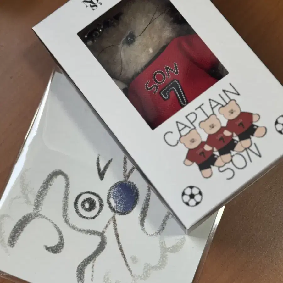 【Monamhee x NOS7】 正規品★ Captain SON.hee Keyring Red NOS7 X MNH CAPTAIN SON.hee PLUSH KEYRING – LINE FRIENDS SQUARE