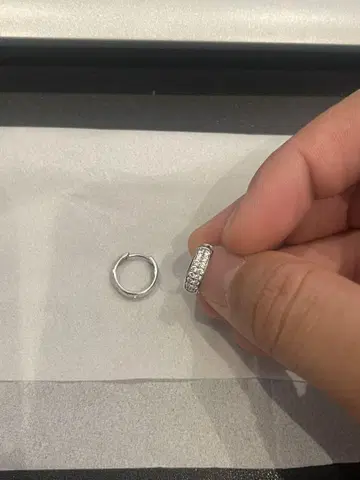 AVALANCHE 10K 화이트 골드 귀걸이 13mm 후프 귀걸이