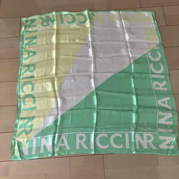 Nina Ricci 스카프 새상품