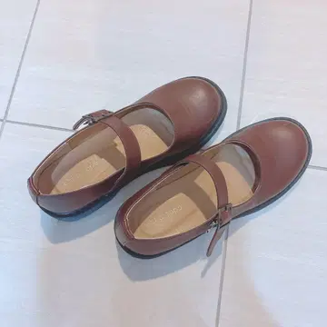 브라운 가죽 신발