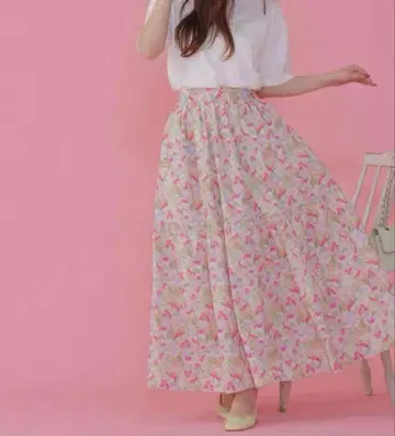 메종 마블 꽃무늬 롱 플레어 스커트