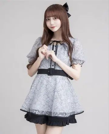 레이스 케이프 프릴 셋업 pium