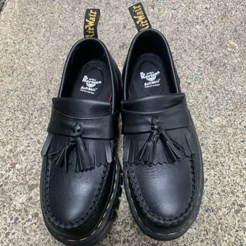 DrMartens 태슬 로퍼