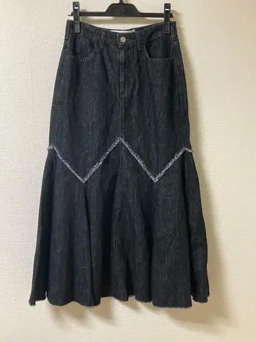 썸씽 데님 플레어 롱 스커트 블랙
