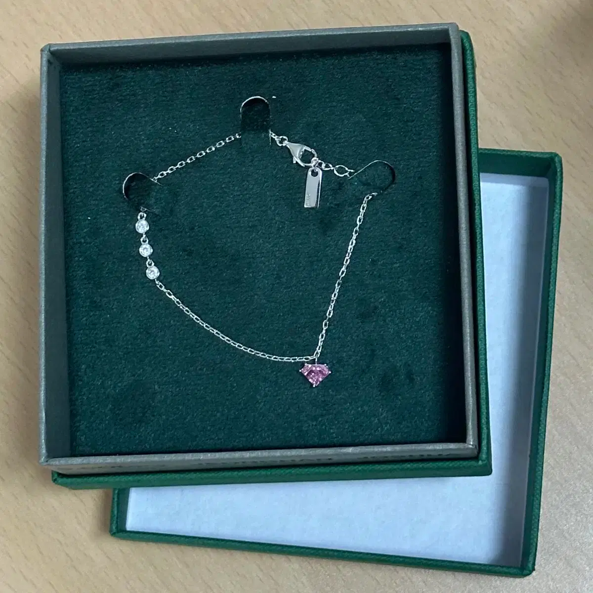 SEVENTEEN 세븐틴 Seventeen broadcast pre-record bracelet jo