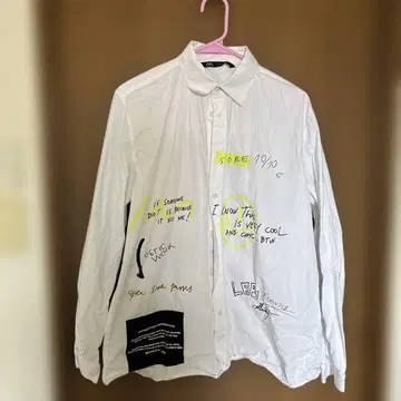 자라 화이트 그래픽 프린트 셔츠