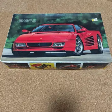Ferrari 512TR 1/24 스케일 모델 키트
