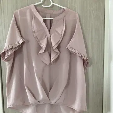 안드러브 프릴이 달린 핑크 반팔 블라우스 3L