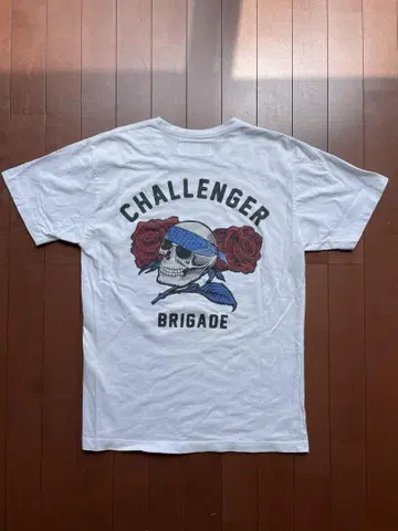 챌린저 티셔츠