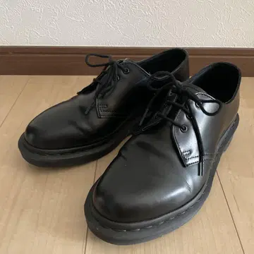 Dr Martens 블랙 가죽 신발