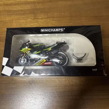 미니 챔프스 1/12 스케일 야마하 YZR-M1 몬스터 2013