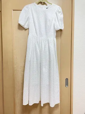 퍼프 슬리브 원피스 화이트