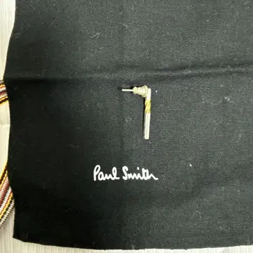 PaulSmith 트위스트 포인트 바 귀걸이 / 200949 W270B