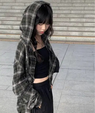 anyonemore 오버사이징 후드 부착 체크 셔츠 시착만 한 상품