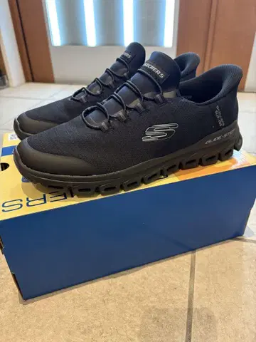 스케쳐스 GLIDE-STEP-ZEFYR 233011/BBK 26.5