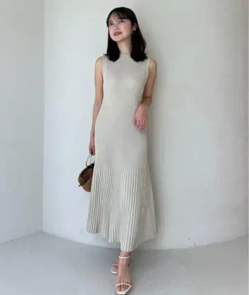 2025SS 세미 머메이드 니트 원피스 anuans beige
