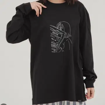 노라 릴리 롱 T 블랙