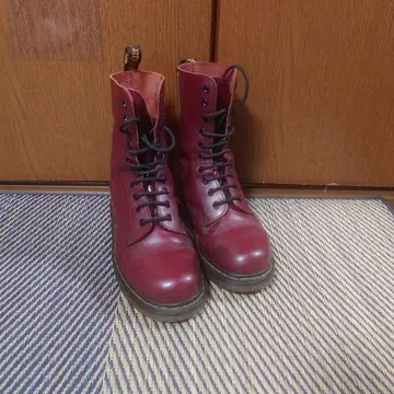 닥터 마틴 10홀 체리 레드