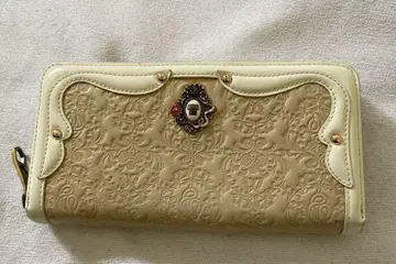 ANNA SUI 엠보싱 가공 베이지 장지갑