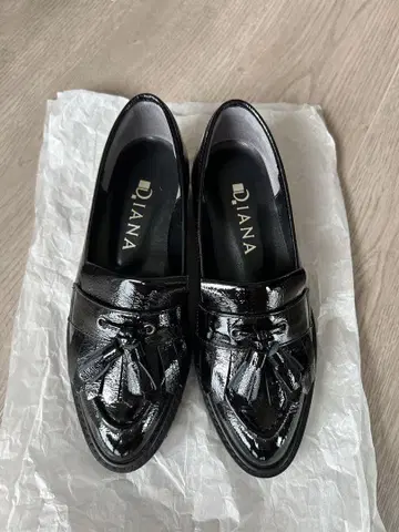 새상품급 DIANA 21.5cm 태슬 로퍼