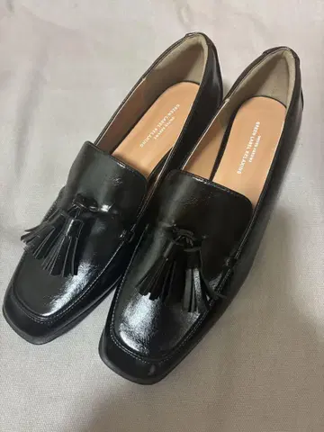 그리 라벨 릴랙싱 에나멜 로퍼