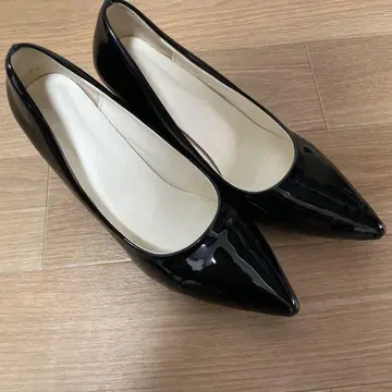 에나멜 블랙 스틸레토 하이힐 27cm