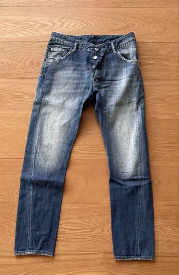 DSQUARED2