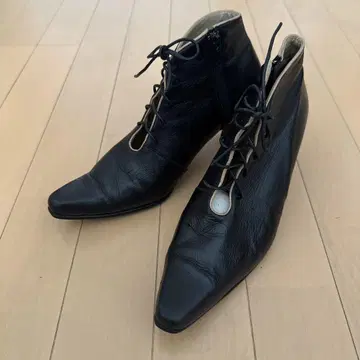 가죽 레이스업 부츠 블랙