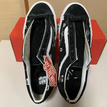 VANS Slip-On 블랙/화이트 그래픽 26.5cm